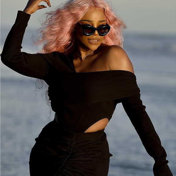 @itsjuliettefoxx x Amazon the Drop Bodysuit - Picture 2 of 5